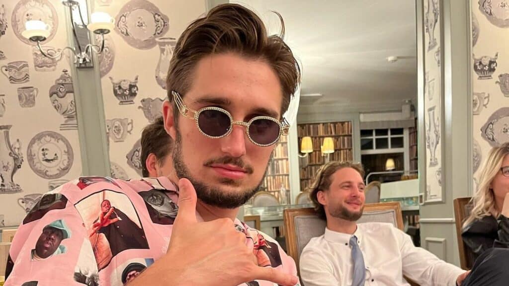 06ebc7c57fbb48ec95c09d4d25b30282