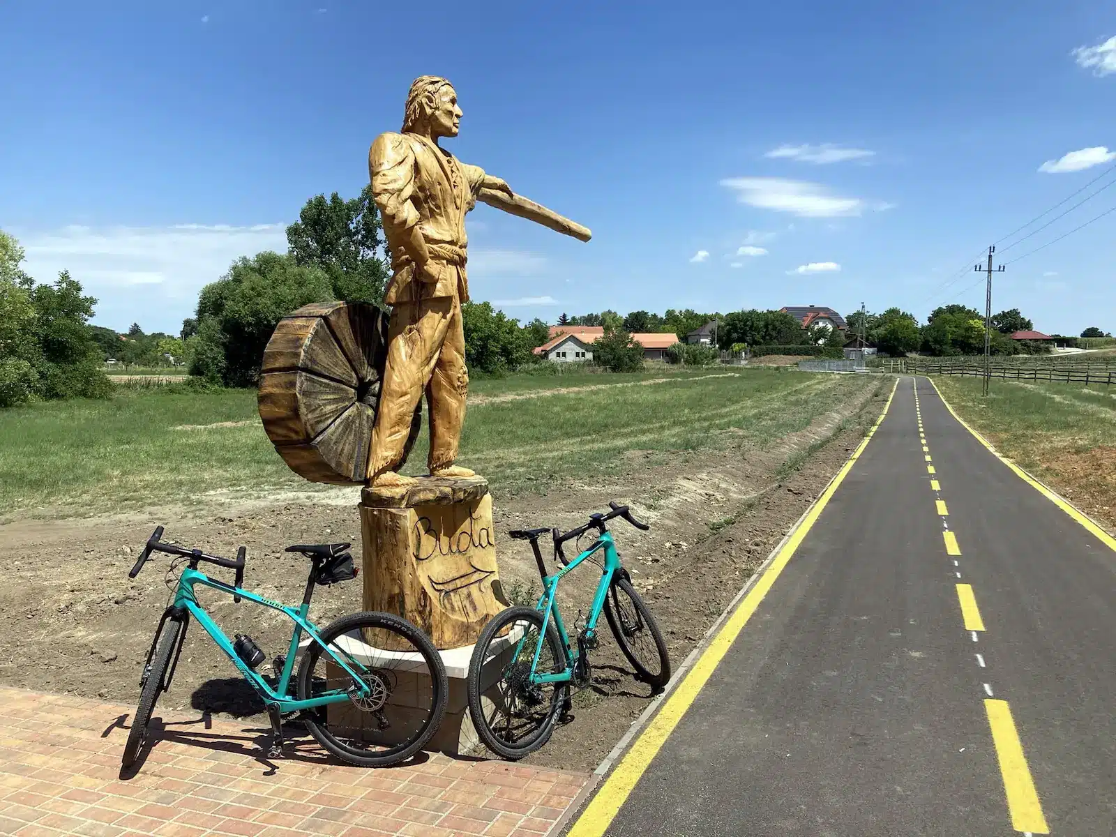 Villám kvíz: Kevesen tudják csak, hogy mi a neve a Balatont és Budapestet összekötő biciklis útnak!