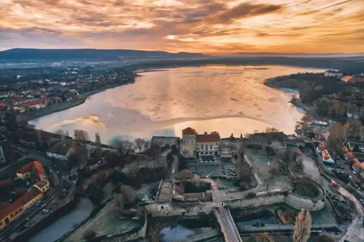 Napi földrajz kvíz: Felismered a képen a tavat?