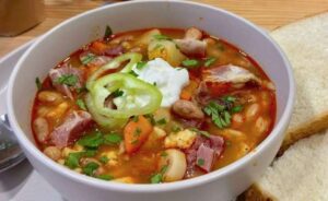 Ételfelismerő kvíz: Milyen leves látható a képen?