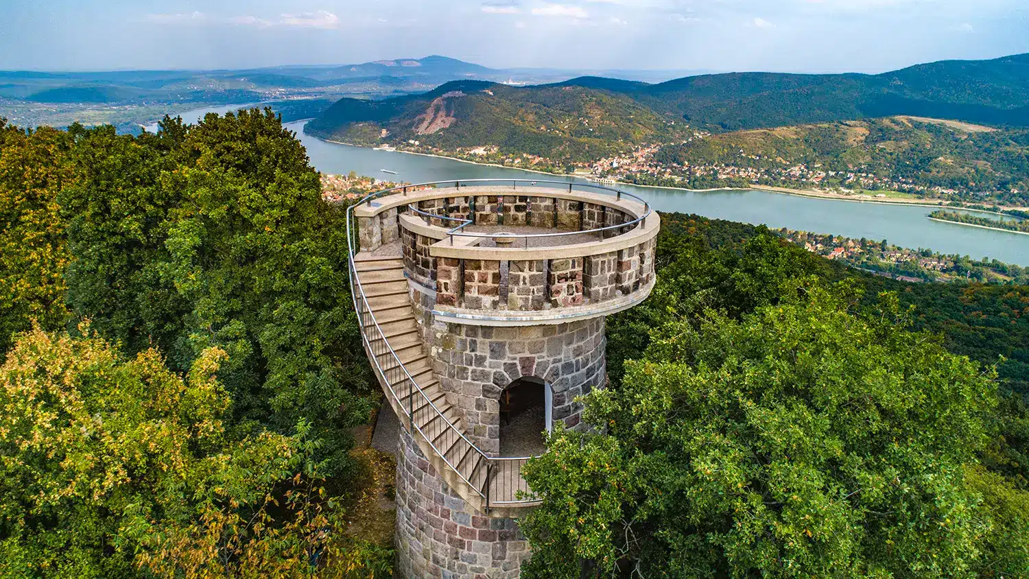 Földrajz kvíz: Tudod, hol található ez a híres kilátó?