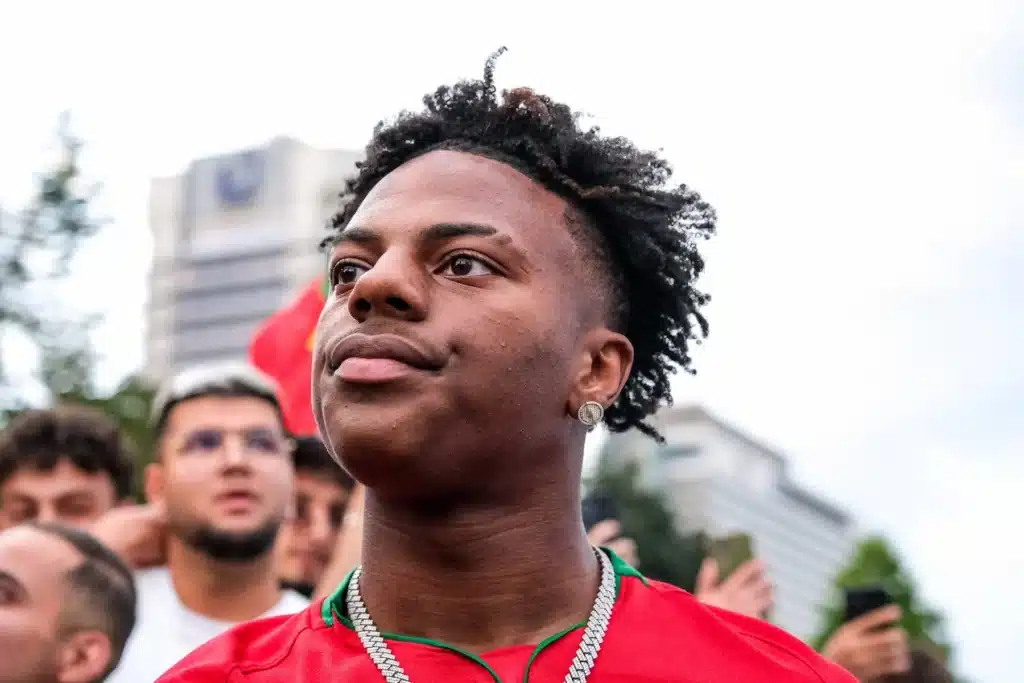 Napi bulvár kvíz: Elképzelhetetlen, hogy 30 felett tudd, hogy mi a foglalkozása a képen látható úriembernek!