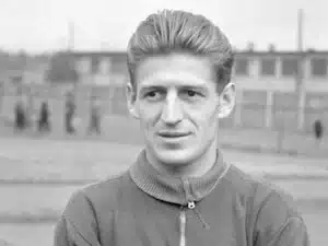 Retró képfelismerő kvíz: Csak a legnagyobb foci fanatikusok ismerik fel a régi sztárjátékost a képen!