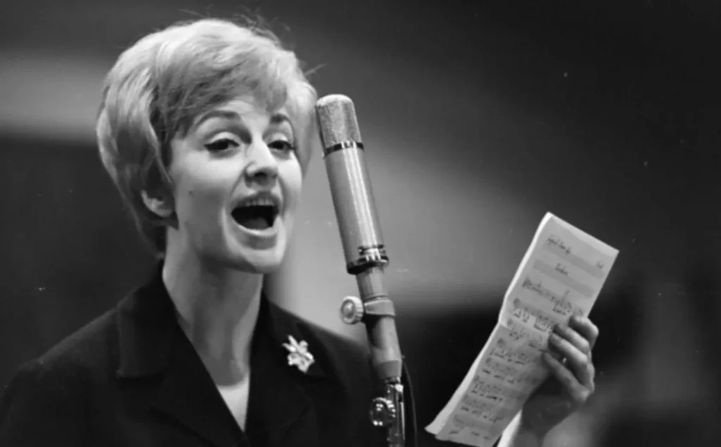 Retró kvíz: Felismered az egyik legnagyobb magyar slágerek énekesét?