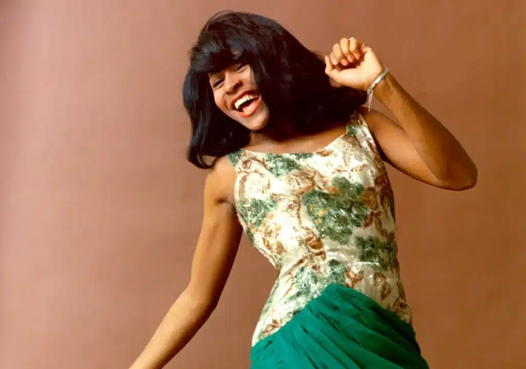 Retró képfelismerő: A világ egyik legcsodálatosabb hangja. Felismered egy fiatalkori kép alapján?