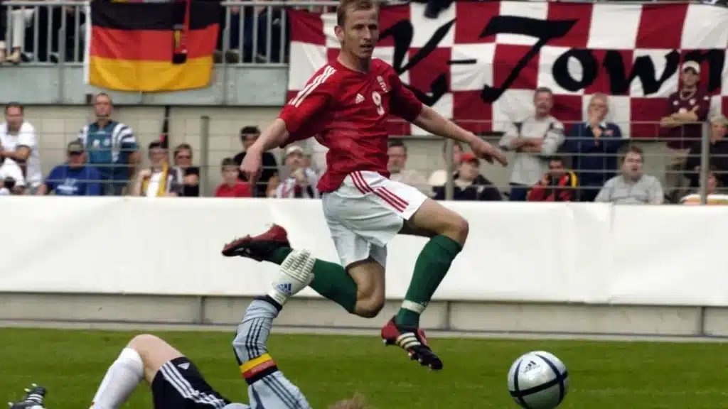 Képfelismerő kvíz: Felismered a híres magyar focistát egy fiatalkori képe alapján? Vigyázz, mert becsapós lehet!