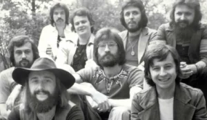 Retró kvíz: Felismered a nagysikerű együttest ezen a régi fényképen? 40 év alatt szinte esélytelen!