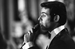 Retró feladvány: Ki szerepel ezen a képen?