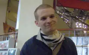 Retró képfelismerő: Ki látható ezen a fiatalkori képen?