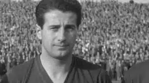 Retró képfelismerő: Felismered a világhírű focistát a képen?