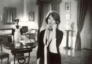 Retró képfelismerő: Csak kevesen ismerik fel ezen a régi fényképen a művésznőt!