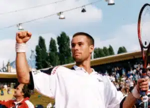 Villám retró kvíz: Ki ez az egykor jóképű híresség a képen? Nincs egyszerű dolgod!