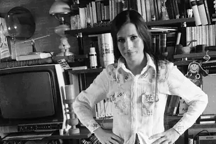 Retró kvíz: Melyik énekesnőt kapta lencsevégre a fotós 1975-ben?